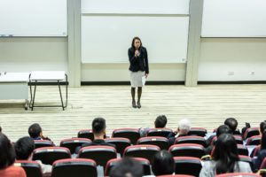 Gefordert in Forschung und Lehre oder in der Hochschulverwaltung: Die Mitarbeiterinnen und Miatrbeiter an den Hochschulen.